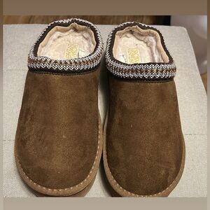 Crown vintage cognac slippers